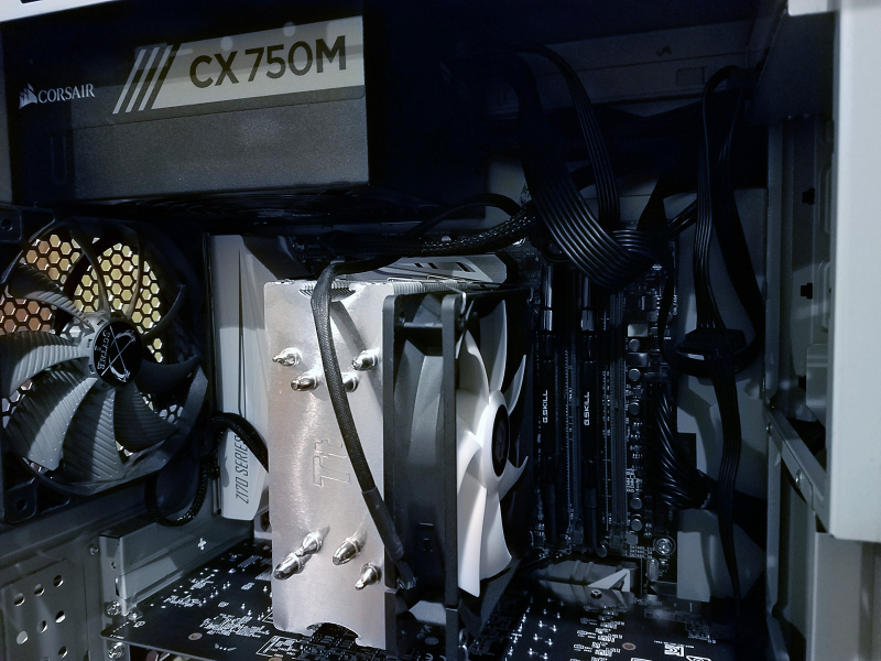 Illustration for article titled Remember those early-mid 2000s gaming cases?